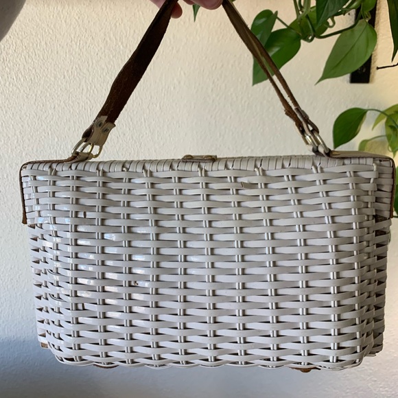 Vintage faux wicker purse - Picture 6 of 7